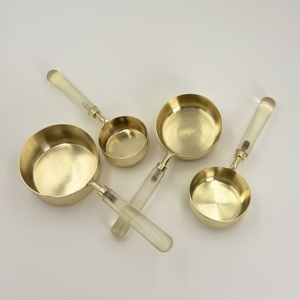 Juego de Tazas y Cucharas Medidoras de Acero Inoxidable con Revestimiento PVD Dorado y Mango de Resina Transparente de Cuatro Piezas, Herramientas Cuantitativas para Hornear y Cocinar - Product Image 4
