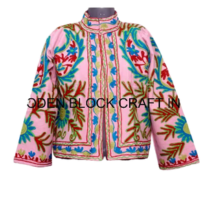 Chaqueta de Algodón Acolchada Transpirable y Ecológica con Bordado Suzani Indio Hecho a Mano, Detalle de Agujeros, Diseño Floral, Desmontable - Product Image 5