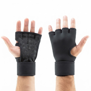 ถุงมือชกมวยแบบครึ่งนิ้วสีดำ MMA เจลเสริม PVC ทนทาน เป็นมิตรกับสิ่งแวดล้อม สำหรับชกมวยไทย คิกบ็อกซิ่ง ฝึกซ้อมในยิม ป้องกันการบาดเจ็บ - Product Image 5