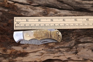 Couteau pliant en acier Damas de haute qualité, meilleur prix de gros, avec manche en corne de bélier et étui en cuir, personnalisable OEM ODM, faible MOQ - Product Image 3