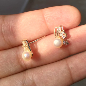 Boucles d'oreilles mignonnes en perles avec design en cristal, plaquées or, bijoux élégants pour un usage quotidien - Product Image 3