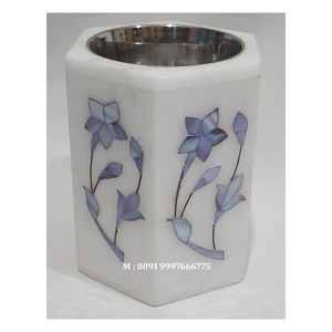 Brûleur à Bakhoor en marbre blanc naturel de forme carrée avec incrustation de nacre rose, surface lisse et brillante, idéal pour offrir en cadeau. - Product Image 4