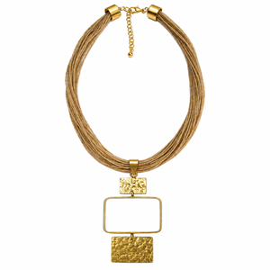 Collar con Colgante Geométrico de Latón Dorado, Cordón Multifilar y Detalles Rectangulares Martillados, Joyería de Moda al por Mayor - Product Image 1