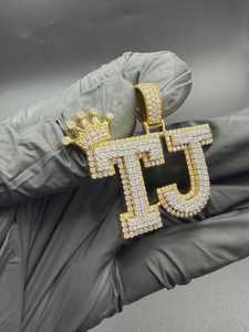 จี้รูปมงกุฎสไตล์ฮิปฮอปแบบกำหนดเอง จี้เงินแท้ 925 ประดับเพชรโมอิสซาไนต์ VVS  แบบสองสี จี้รูปตัวอักษร - Product Image 5