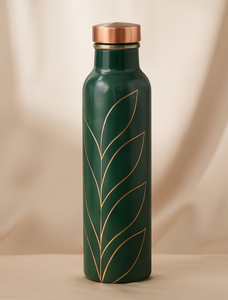 Botella de Agua de Cobre Pintada con Esmalte Ayurvédico Premium, Diseño Artístico de Follaje, Botella Deportiva Metálica a Prueba de Fugas, Fabricante OEM - Product Image 1
