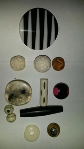 Cuentas Cuadradas de Coral y Hueso de Concha Hechas a Mano en Caja, Suministros de Joyería Únicos y Sostenibles - Product Image 4