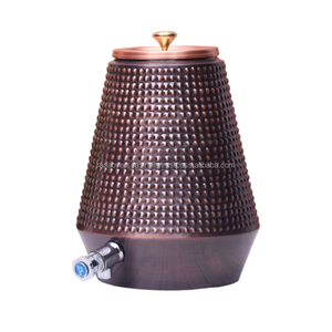 Dispensador de agua de cobre puro 100% para encimera Ayurveda de calidad superior de estilo único con tapa de latón y grifo de acero para el hogar - Product Image 4