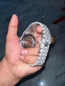 Montre en Moissanite Diamantée la Plus Vendue pour Hommes, Entièrement Sertie de Pierres, en Acier Inoxydable, Étanche, à Quartz, Style Hip Hop, en Promotion - Product Image 3