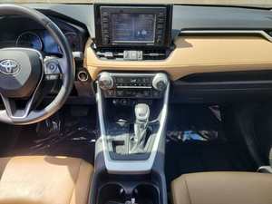 Toyota RAV_4 XLE Premium SUV USADO - Product Image 4