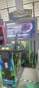 เครื่องเกมยิงปืนแบบหยอดเหรียญ HGR 3-in-1 จอ 55 นิ้ว แบบปืนคู่ - Product Image 6