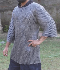 Hauberk de malla de acero dulce hecho a mano con anillos planos remachados, camisa de armadura de caballero para recreación histórica, cosplay y feria renacentista - Product Image 3