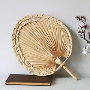 Precios de fábrica vietnamitas, ventilador de bambú ecológico y abanicos de hojas de areca, decoración de boda refrescante pintada o regalos de Año Nuevo - Product Image 6