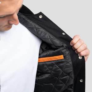 Blouson Bomber Varsity Personnalisé pour Homme en Laine et Cuir – Corps en Laine Premium, Manches en Cuir Véritable, Poignets Côtelés et Boutons Pression – Style Urbain - Product Image 6