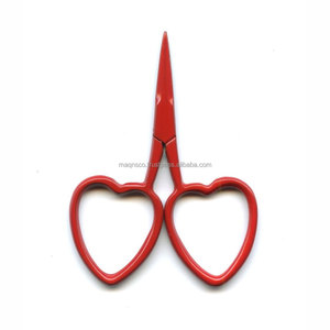 Tijeras Kelmscott al por mayor, tijeras de bordado Little Love, mini tijeras con forma de corazón de 2.5 pulgadas, tijeras Little Love - Product Image 1