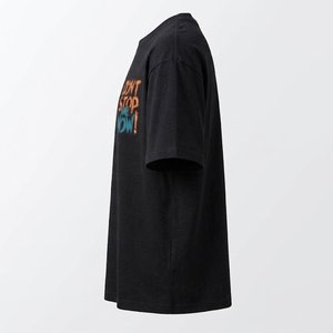 เสื้อยืดโอเวอร์ไซส์ทรงหลวมไหล่ตกสำหรับผู้ชาย สไตล์สตรีทแวร์ ผ้าฝ้าย 100% เนื้อหนา รับสกรีนโลโก้ สั่งซื้อจำนวนมากได้ รุ่นคลาสสิก - Product Image 4