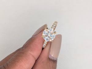 Bague de fiançailles en diamant rond brillant de 1,50 ct, bague de mariage en diamant cultivé en laboratoire, bijoux en or jaune massif 14 carats pour femmes - Product Image 3