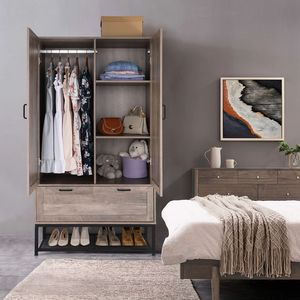Armadio in Legno Grigio con 2 Ante e 1 Pompa, Realizzato in MDF e Truciolato con Finitura in Triamina - Product Image 3