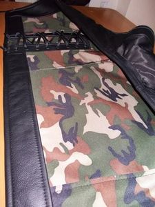 Chaleco de Cuero Negro para Hombre Hunt Club, Estilo Motero Vintage, con Hebillas Resistentes, de Cuero Vacuno, con Compartimento Oculto para Armas - Product Image 4