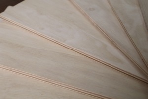 Plataforma Mayorista de Madera Contrachapada Mixta de Caucho y Eucalipto de Vietnam (LVD, LVB) con Superficie Plana Lijada por Ambos Lados - Product Image 4