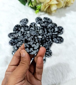 หินคริสตัลธรรมชาติแบบผสมขายส่ง หินขัดเงาสำหรับบำบัดรักษา หินกันกังวลรูปไข่ หินคริสตัลพกพาสำหรับการทำสมาธิ - Product Image 4