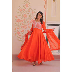 Vestido de gala con lentejuelas y cuentas bordadas de Star Georgette con dupatta - Product Image 4