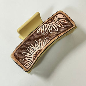 Pinza de Pelo de Cuero con Diseño de Girasol Hecha a Mano OEM ODM para Mujer, Diseño Personalizado, Accesorio Multifuncional para el Cabello de Uso Diario para Niñas - Product Image 5