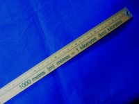 Regla de Madera Portátil Resistente DANKING DK-436 de 100 cm, Color Marrón, para Sastrería, Trabajo Textil y Herramientas Manuales de Quilting