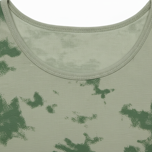เสื้อกล้ามถักสีพื้นสำหรับผู้ชาย คอกลม แขนกุด สีเบจ แต่งขอบสีเทา - Product Image 2