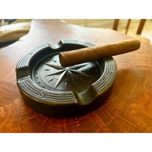Cenicero de Metal con Diseño de Estrella en Relieve, Accesorios para Fumar, Cenicero con Forma Personalizada para Restaurante, Superventas - Product Image 1