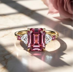 Anillo de Compromiso de Moissanita Rosa con Corte Esmeralda, Chapado en Oro Rosa, Plata de Ley 925, Anillo para Fiesta de Bodas - Product Image 1