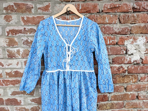 Vestido largo de verano 100% algodón estampado a mano con cuello en V y manga larga, con estampado floral, hecho a mano en India, para mujer. - Product Image 2