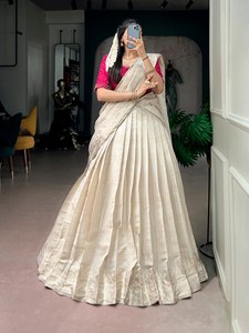 TENNYC – Tissu Kanjivaram en poly pour femme, bordure tissée traditionnelle Zari, longueur cheville, coupe régulière, réversible, séchage rapide, extensible - Product Image 1
