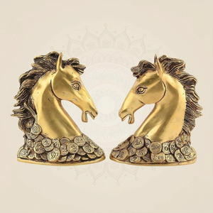 Élégante paire de têtes de cheval en laiton avec pièces de monnaie porte-bonheur, stimule la croissance financière et le succès, disponible à prix de gros abordable. - Product Image 1
