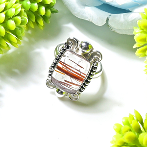 Anillo de Plata Oxidada Hecho a Mano con Cuarzo Rutilado Rojo, Joyería Fina Vintage para Mujer, Sólido y Elegante - Product Image 2