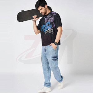 เสื้อยืดพิมพ์ลายกราฟฟิตีสีดำผ้าฝ้าย 100% สำหรับผู้ชายขายดีที่สุด เสื้อยืดโอเวอร์ไซส์สไตล์สตรีทแวร์ พิมพ์ลายกราฟิก โลโก้แบบกำหนดเอง เสื้อผ้าลำลอง - Product Image 5