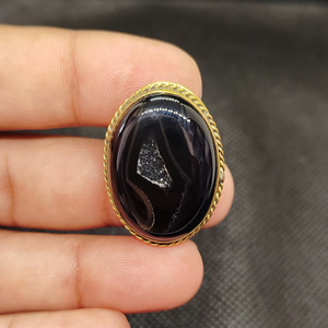 Nouvel arrivage : Onyx noir, cabochon rainuré en laiton, magnifique pierre précieuse de guérison en cristal pour bijoux, pendentifs et breloques tendance - Product Image 1