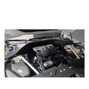 Genesis GV70 2.5T 2024, Gasolina, 2WD, con Caja de Cambios Automática, Asientos de Cuero, Cámara Trasera - 52,352 km - Product Image 6