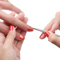 Pousse-cuticules réutilisable en acier inoxydable ultra-précis, double extrémité, finition artisanale de haute qualité pour les professionnels des ongles
