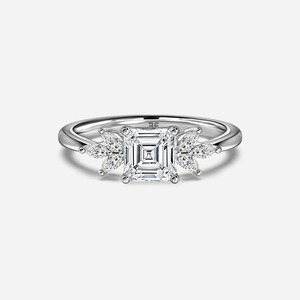 Anillo de Compromiso Floral con Diamante Cultivado en Laboratorio de Corte Asscher de 2.5CT, Oro Amarillo de 14K, Venta al Por Mayor - Product Image 1