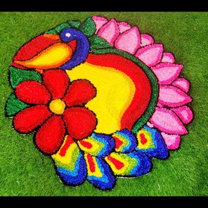 Rangoli Floral de Pavo Real Hecho a Mano con Diseño Vibrante en Colores Vivos para Diwali, Bodas, Festivales, Decoración de Pooja, Decoración Ecológica para el Suelo - Product Image 2