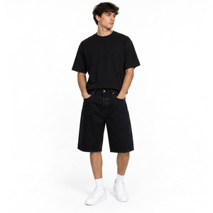 Shorts en jean droits pour hommes, longueur genou, en coton, avec finition bleu délavé, détail de patch personnalisé, coupe décontractée et style streetwear - Product Image 5