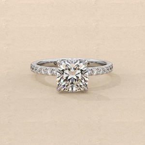 Bague Halo Classique en Diamant Taille Coussin 1,01 Carat Certifié IGI, Or Blanc 10K, Diamant de Laboratoire, Cadeau d'Anniversaire pour Elle - Product Image 4