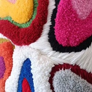 Coussin décoratif carré en peluche géométrique touffeté, style bohème, motif multicolore, lavable à la main - Product Image 6