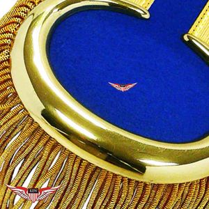 Epaulettes Metálicas de Lujo Hechas a Mano, Ecológicas, con Centro Azul, Accesorios Elegantes para Prendas Ceremoniales - Product Image 3