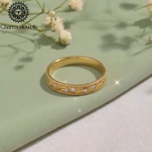 Bague de fiançailles en moissanite plaquée or 22 carats pour femme Charm Jewells, design floral classique, sertissage à griffes, certifiée IGI, argent 3g - Product Image 1