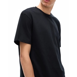 เสื้อยืดคอกลมแขนสั้นสีดำสำหรับผู้ชาย ทรงปกติ ผ้าเจอร์ซีย์คอตตอน 100% ระบายอากาศได้ดี น้ำหนัก 220 กรัม สกรีนลายตามสั่ง สไตล์ลำลอง - Product Image 5
