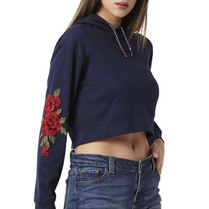Haut court à capuche pour femme, 100 % coton molletonné, manches longues, qualité supérieure, fourni directement par l'usine, faible MOQ, idéal pour l'hiver - Product Image 4