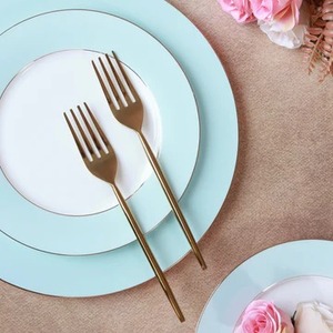Ensemble de couverts jetables écologiques et recyclables de luxe avec cuillère à poignée plate dorée pour mariage - Product Image 2