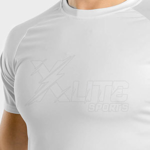 T-shirt de sport pour homme, tissu doux et confortable, coupe ajustée, séchage rapide, respirant, idéal pour les séances d'entraînement et les activités de fitness. - Product Image 4