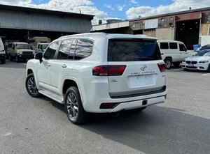 Toyota Land Cruiser 300 Blindado B6/VR7 3.5L V6 415HP SUV Antibalas de 7 Plazas |   Vehículo de Seguridad de Lujo LC300 para Exportación - Product Image 6